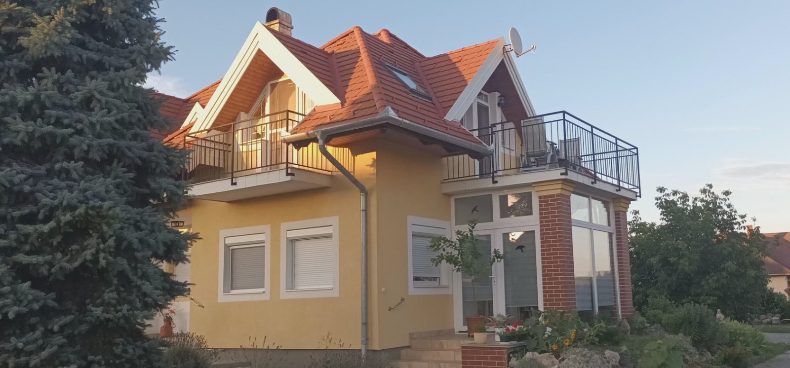 (AAA) Anspruchsvolles, zentral gelegenes Einfamilienhaus in excellentem Zustand