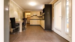 (AAA) Einfamilienhaus mit Pool in ruhiger Straße von Héviz (33395-2)