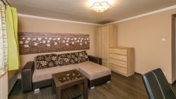 (AAA) Einfamilienhaus mit Pool in ruhiger Straße von Héviz (33395-2)