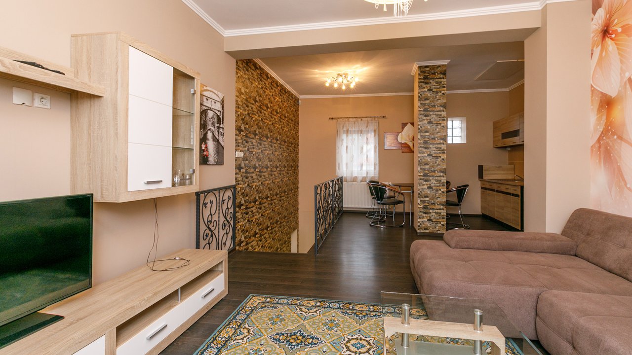 (AAA) Einfamilienhaus mit Pool in ruhiger Straße von Héviz (33395-2)