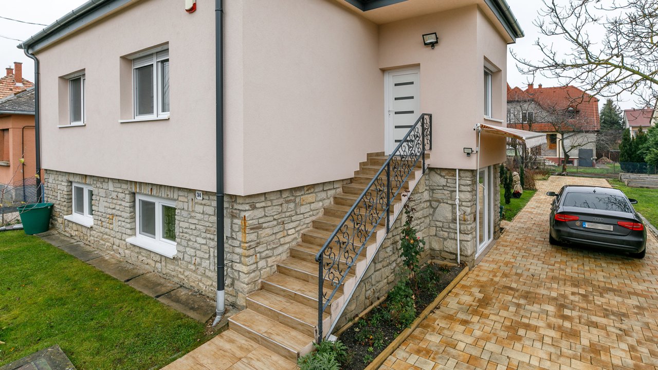 (AAA) Einfamilienhaus mit Pool in ruhiger Straße von Héviz