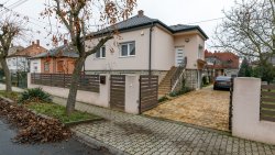 (AAA) Einfamilienhaus mit Pool in ruhiger Straße von Héviz (33395-2)