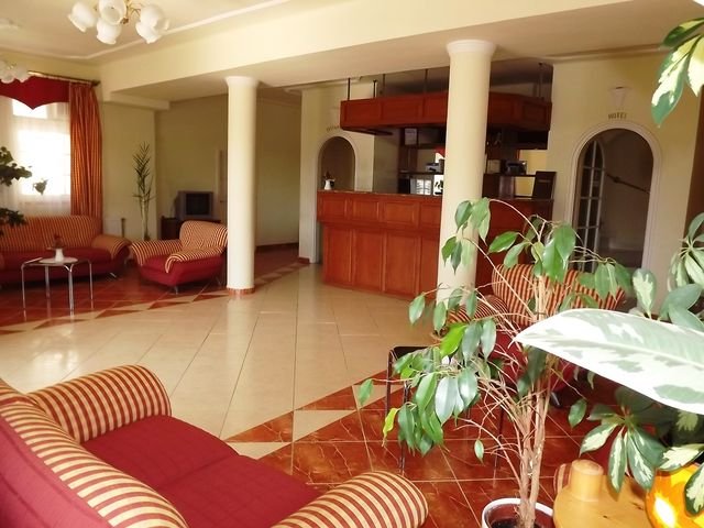 (ACA) 2 Hotels mit Konferenzsaal, Reithalle, Thermalbrunnen und vielen weiteren Extras (FER2207-2)