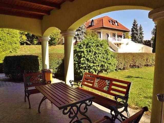 (ACA) 2 Hotels mit Konferenzsaal, Reithalle, Thermalbrunnen und vielen weiteren Extras (FER2207-2)