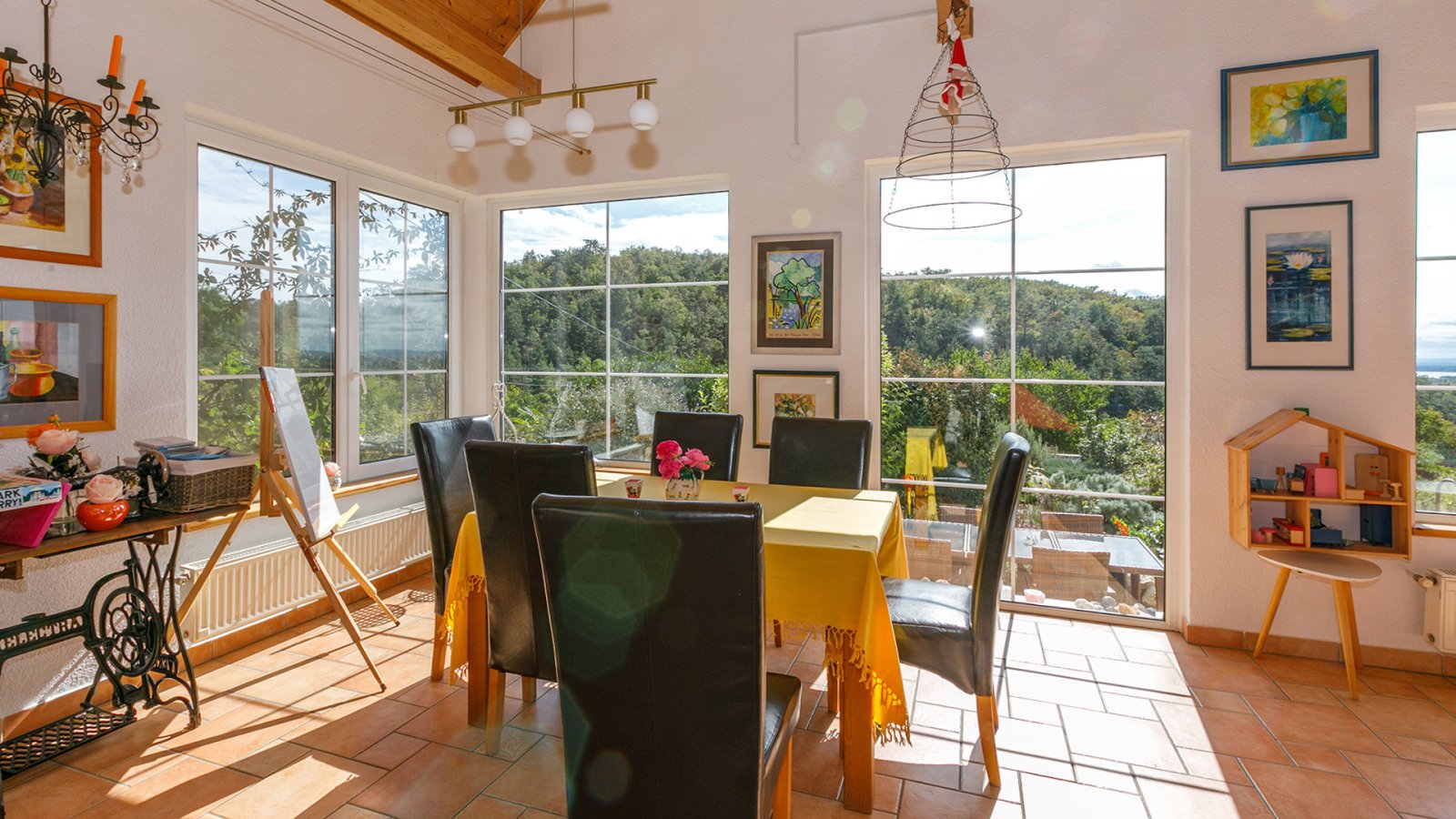 (BAA) Familienhaus mit fantastischem Grundstück und Panoramablick (33502-3)