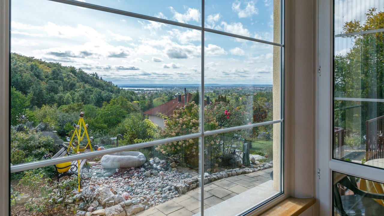 (BAA) Familienhaus mit fantastischem Grundstück und Panoramablick (33502-3)