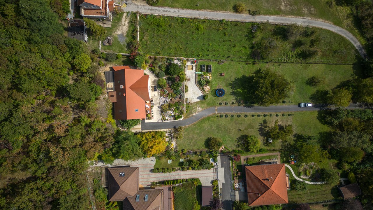 (BAA) Familienhaus mit fantastischem Grundstück und Panoramablick (33502-3)