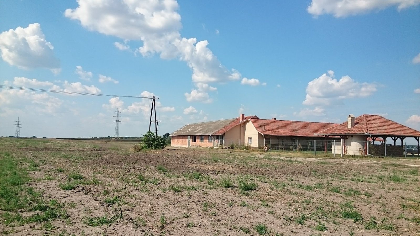 (ABA) Tanya für Tierhaltung inkl. 3 Studio-Apartments (FB0101)