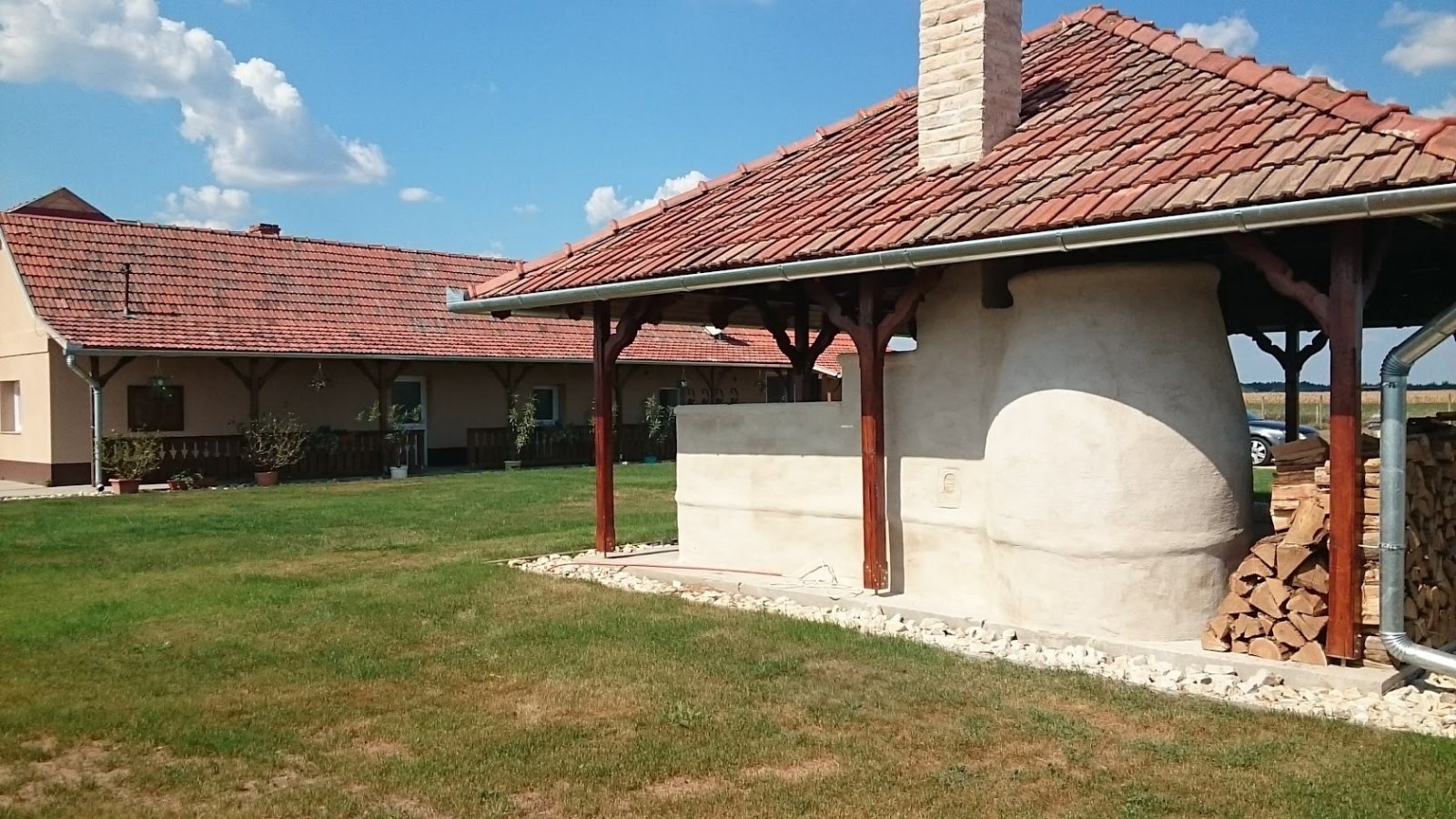 (ABA) Tanya für Tierhaltung inkl. 3 Studio-Apartments