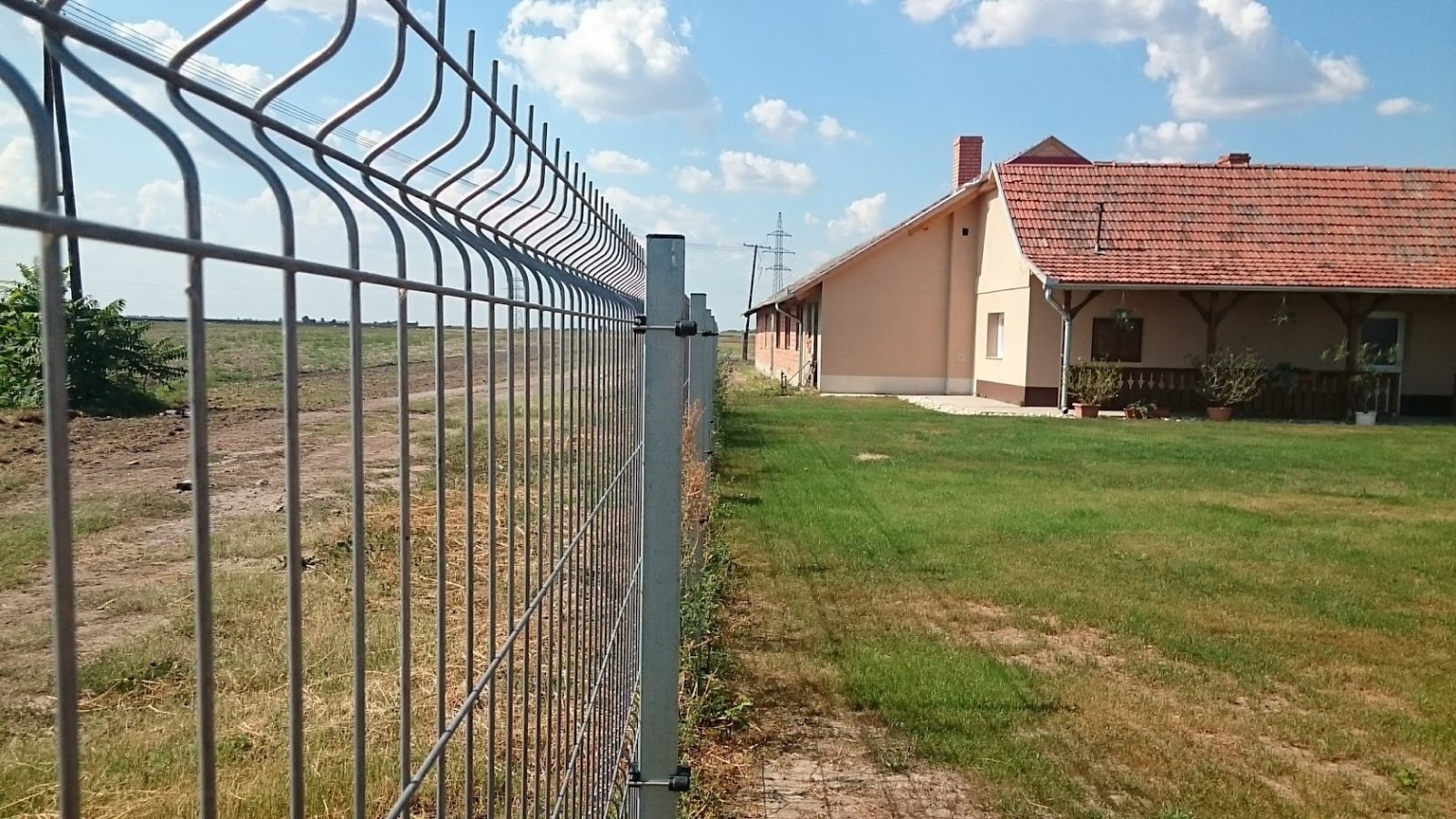 (ABA) Tanya für Tierhaltung inkl. 3 Studio-Apartments