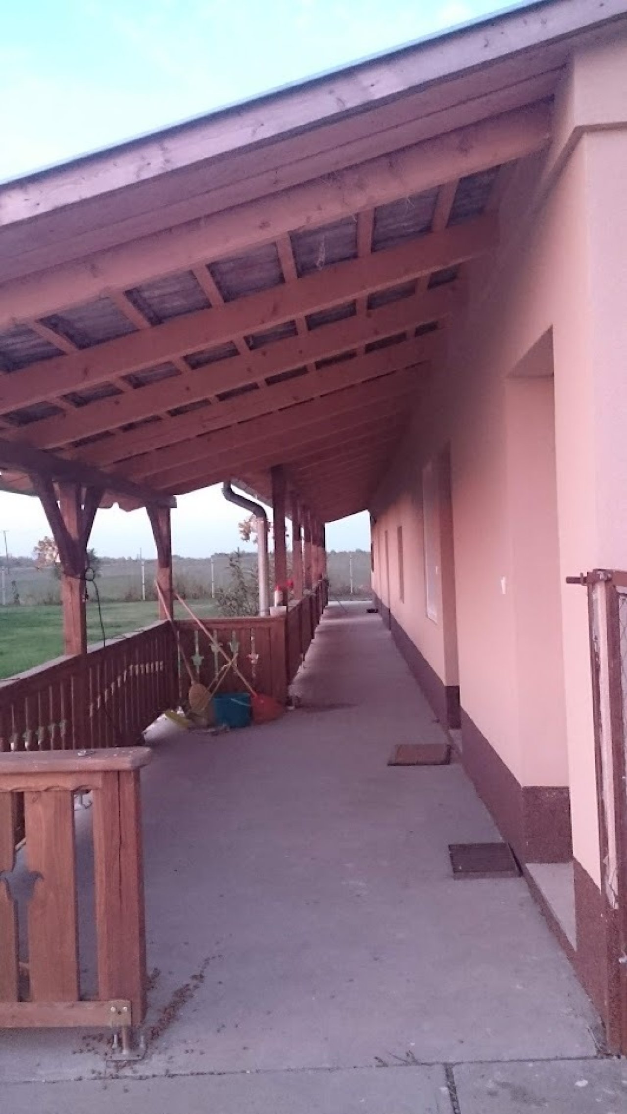 (ABA) Tanya für Tierhaltung inkl. 3 Studio-Apartments (FB0101)
