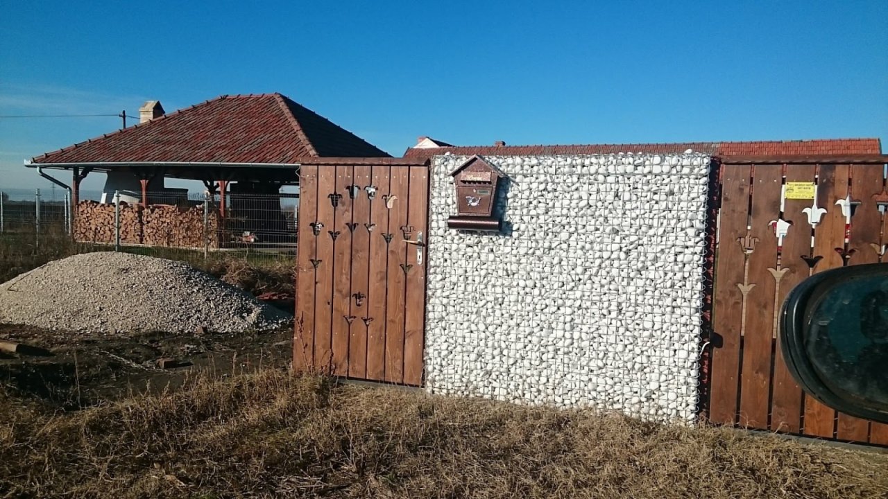 (ABA) Tanya für Tierhaltung inkl. 3 Studio-Apartments (FB0101)