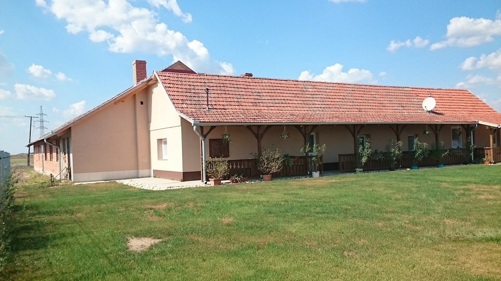 (ABA) Tanya für Tierhaltung inkl. 3 Studio-Apartments