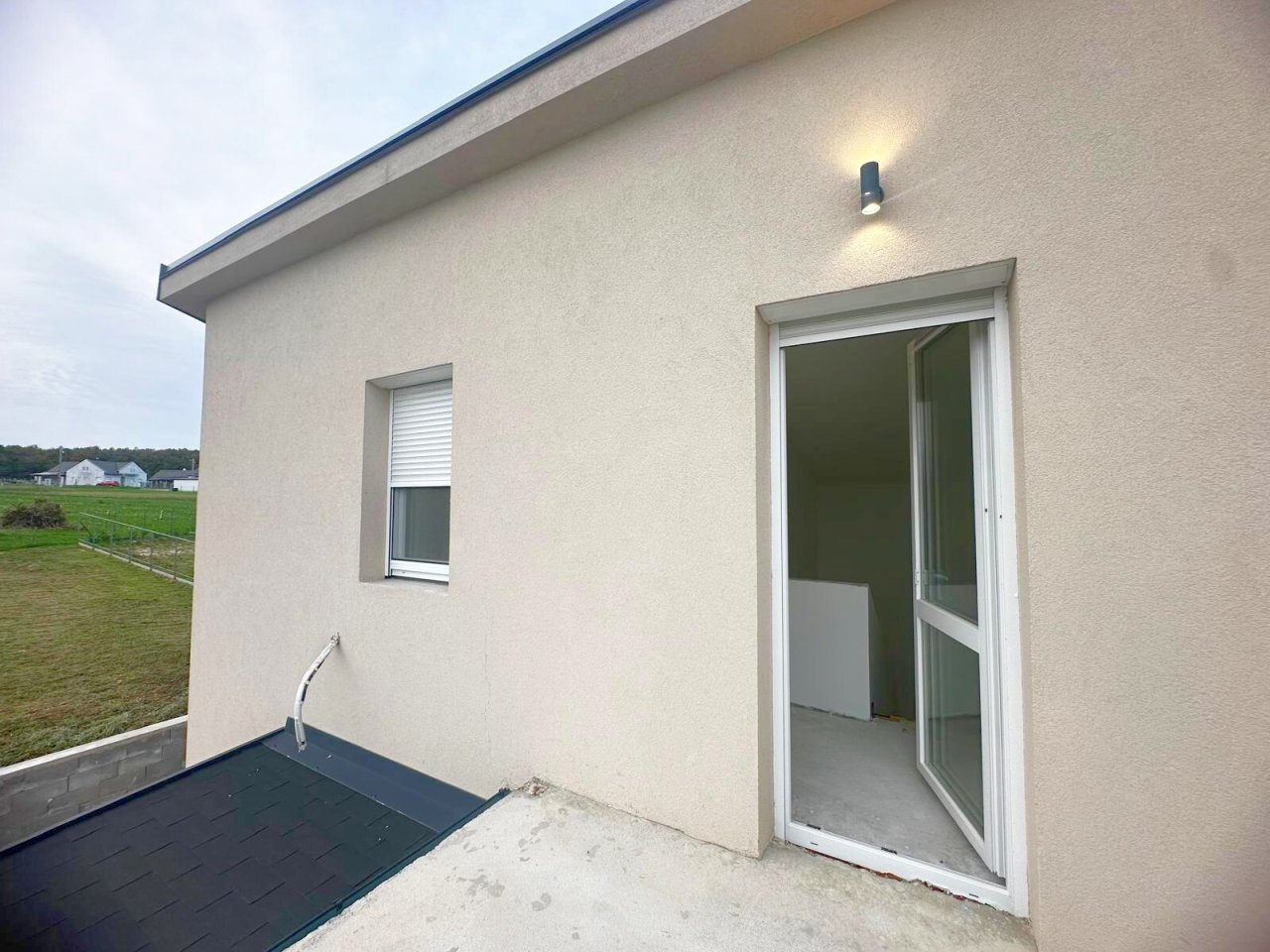 (AAA) Modernes Smart-Home mit Panoramablick auf den Balaton (BI25195)