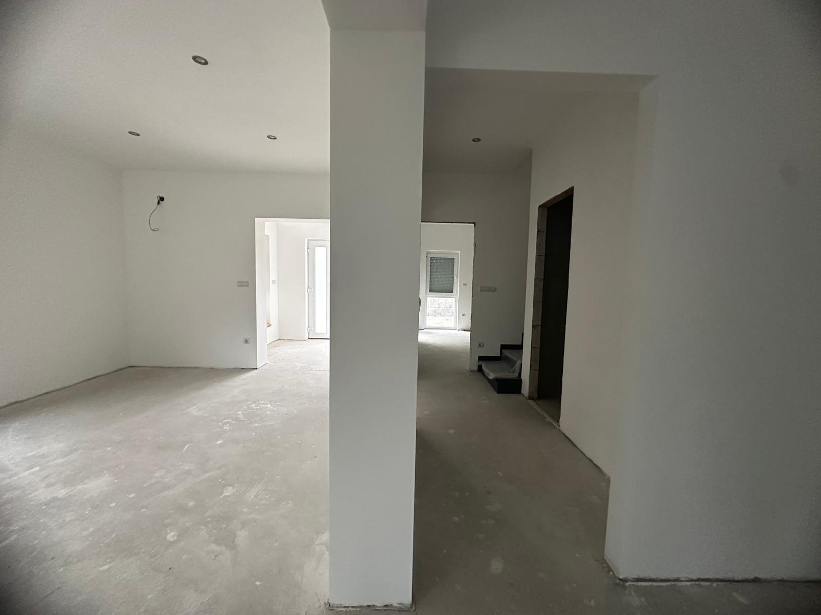 (AAA) Modernes Smart-Home mit Panoramablick auf den Balaton (BI25195)