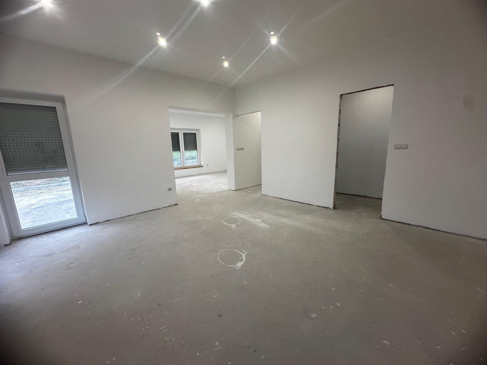 (AAA) Modernes Smart-Home mit Panoramablick auf den Balaton (BI25195)