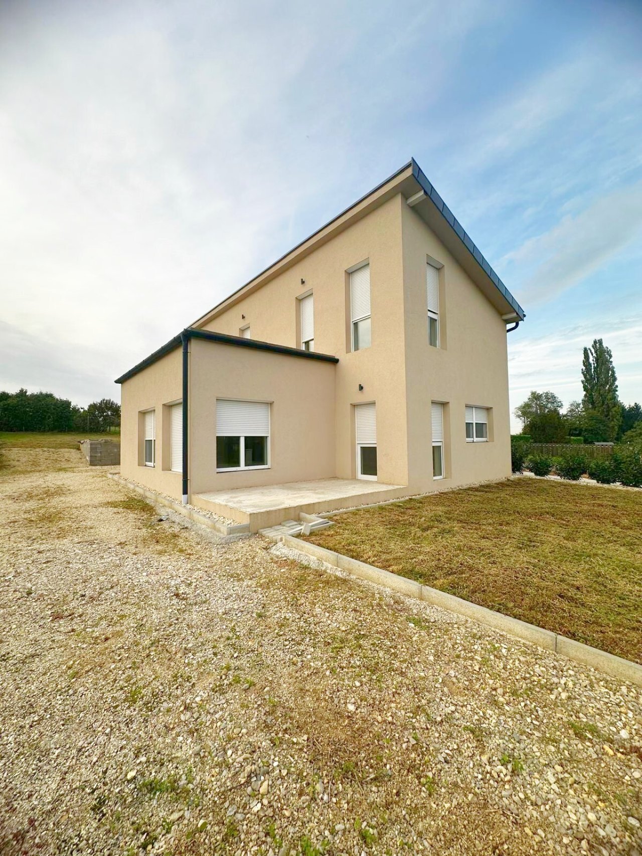 (AAA) Modernes Smart-Home mit Panoramablick auf den Balaton (BI25195)
