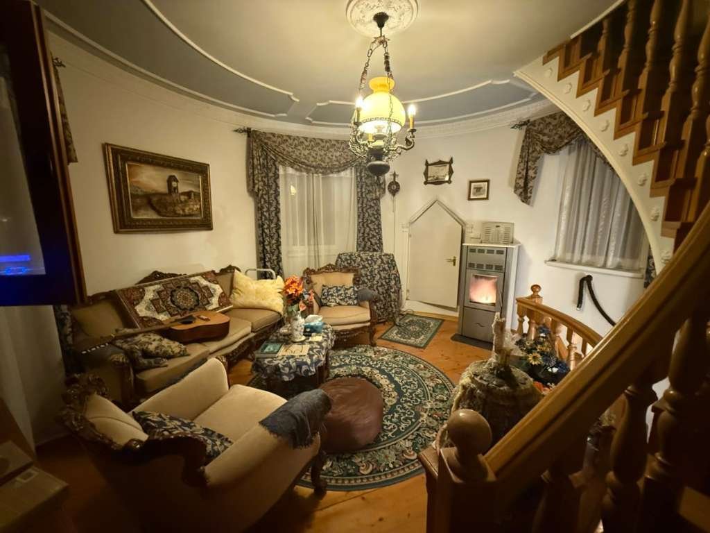 (AAA) Ein besonderes Panorama-Haus an der Donau (WH3448)