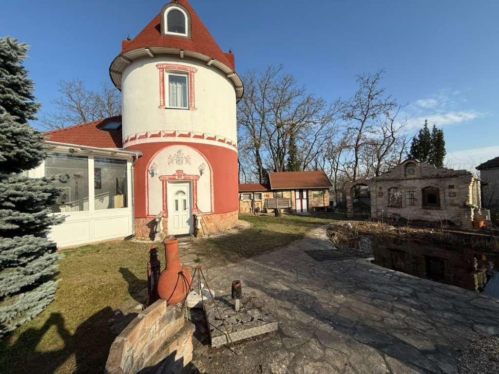 (AAA) Ein besonderes Panorama-Haus an der Donau (WH3448)