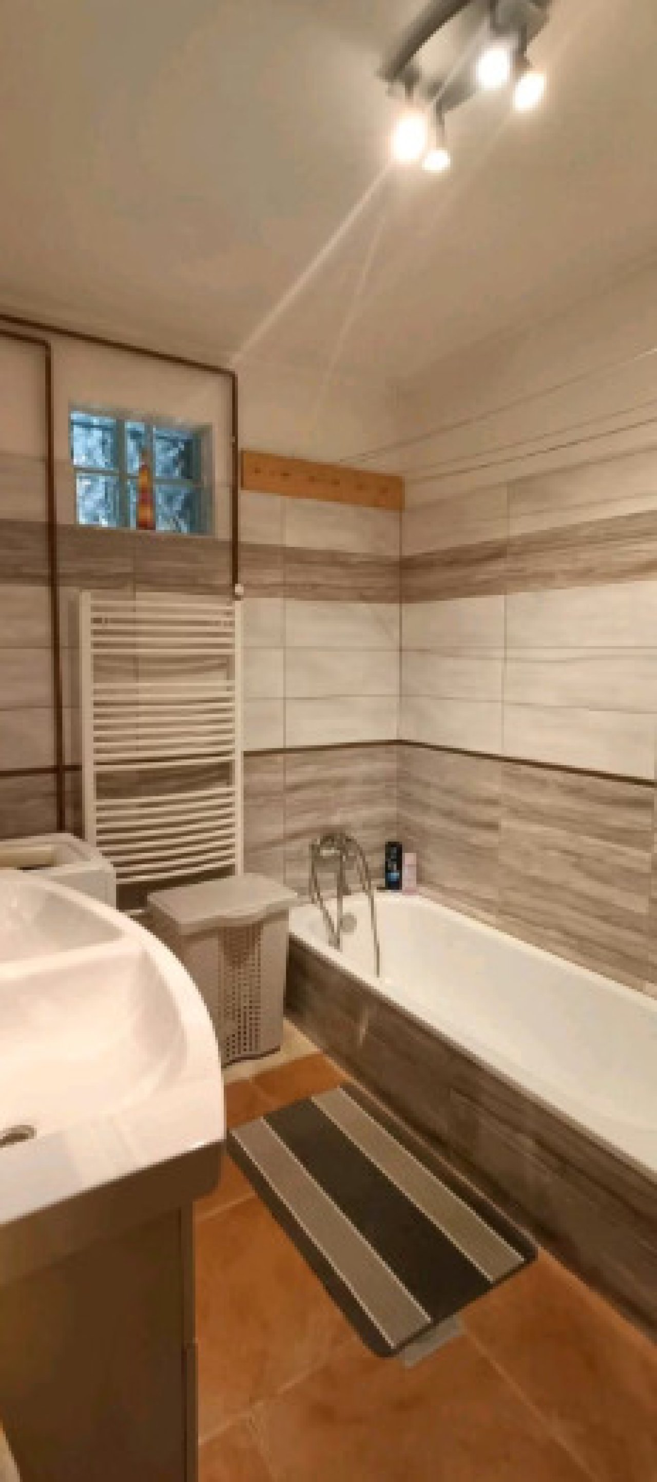 (ABA) Renoviertes Bauernhaus in ruhiger Umgebung (ROG18)