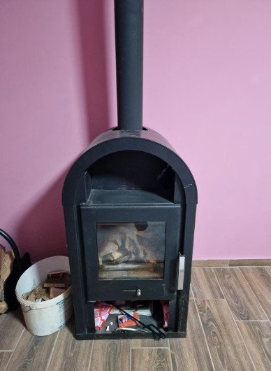 (ABA) Tanya - Alleinstehendes Bauernhaus für Tierhaltung (ROG19)