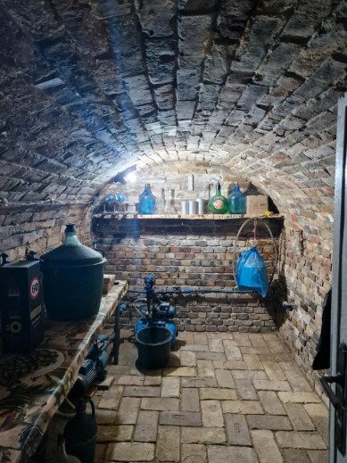 (ABA) Tanya - Alleinstehendes Bauernhaus für Tierhaltung (ROG19)