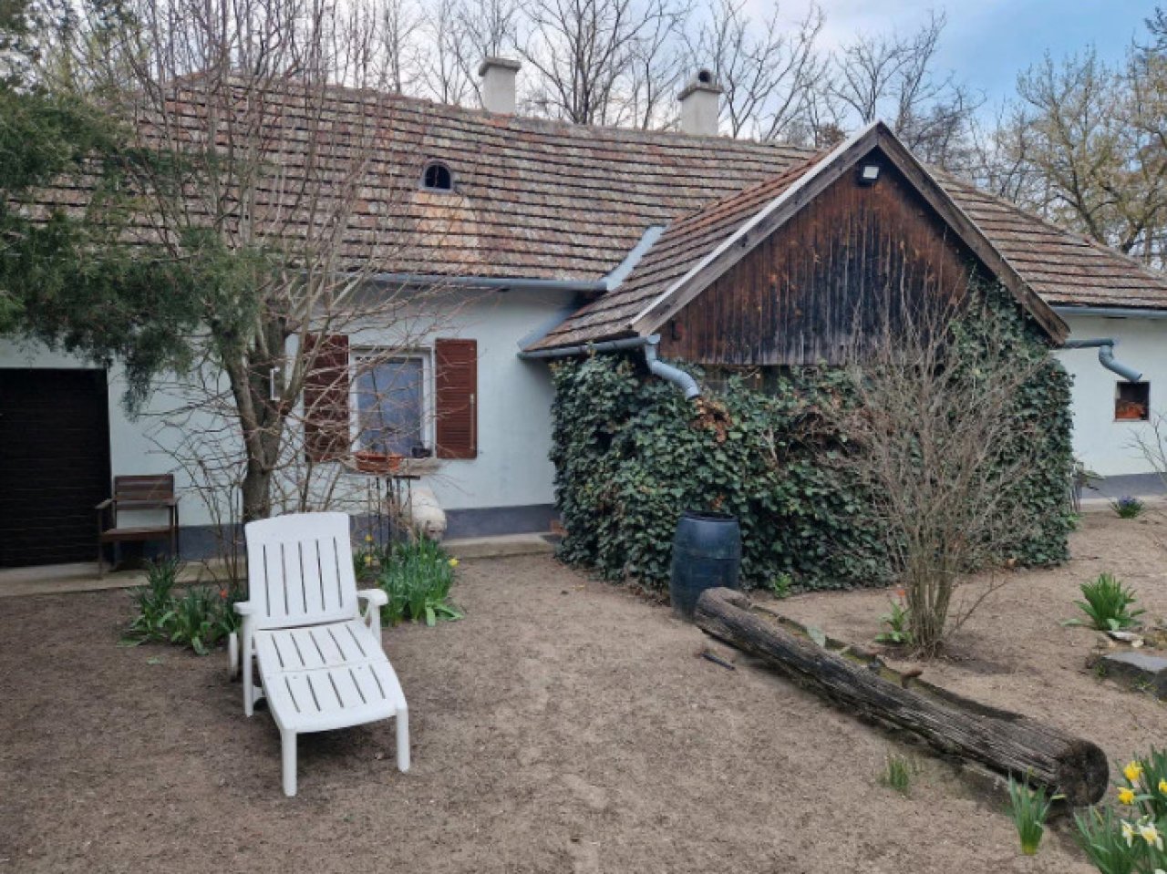 (ABA) Tanya - Alleinstehendes Bauernhaus für Tierhaltung (ROG19)