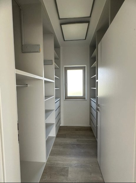 (AAA) Einzigartig gestaltetes, hochwertiges Haus aus erstklassigen Materialien (BI9058)