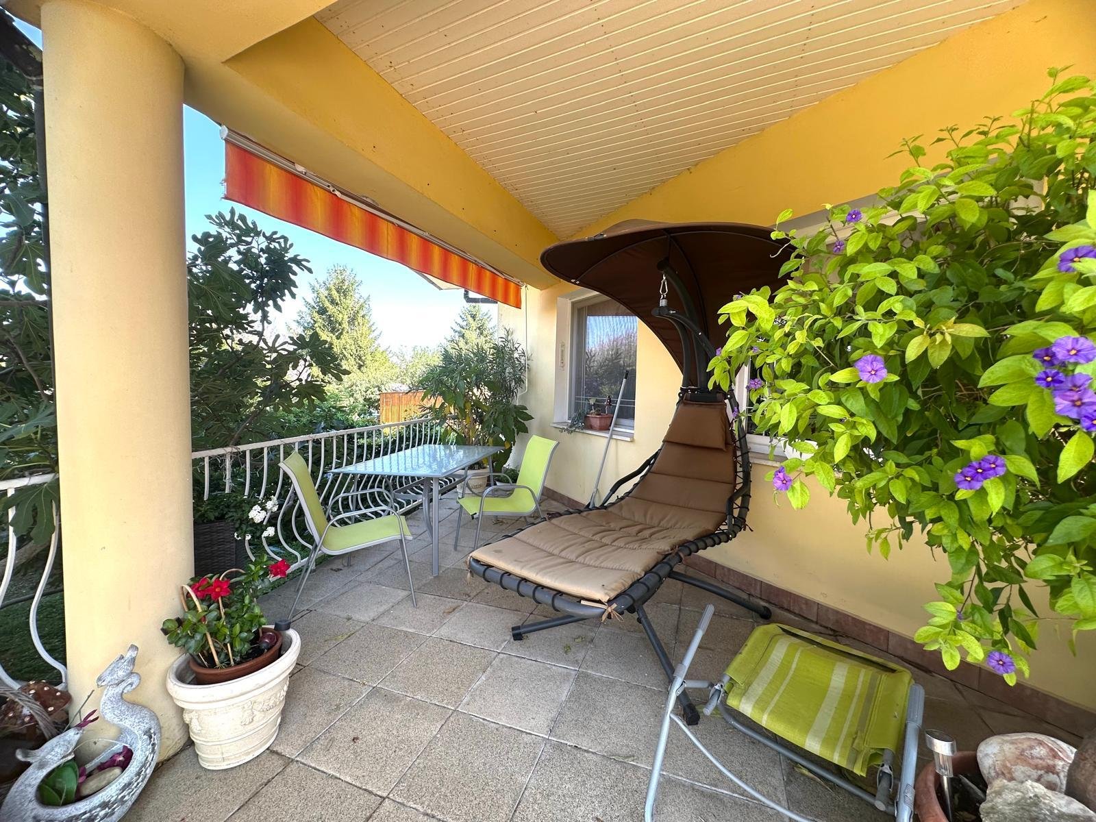 (AAA) Einfamilienhaus mit Praxis und Wohnungen (BI1798)