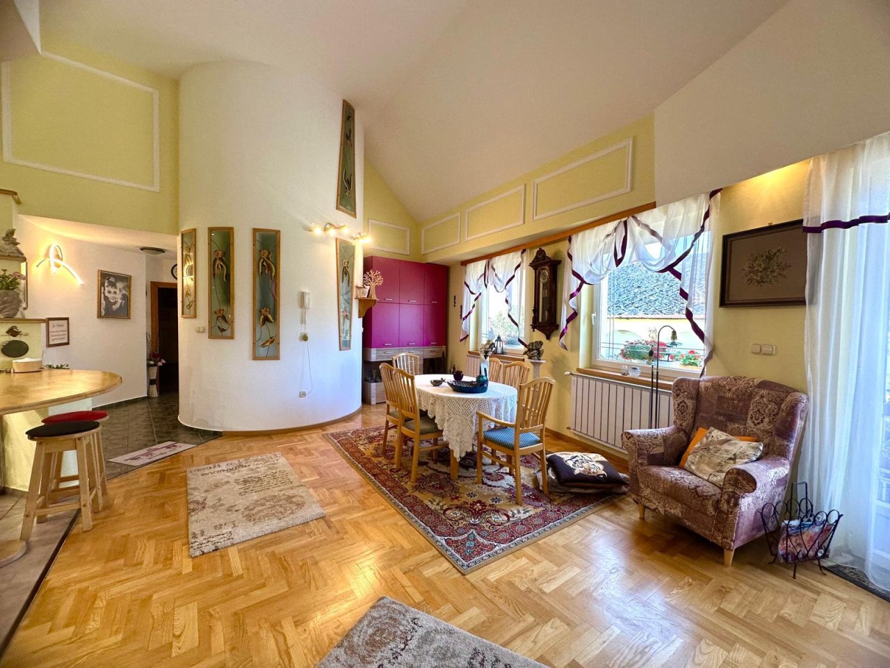 (AAA) Einfamilienhaus mit Praxis und Wohnungen (BI1798)