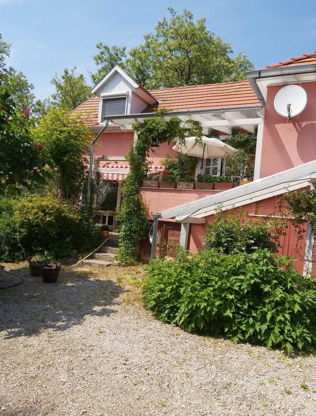(AAA) Einfamilienhaus in einer ruhigen Straße bei Héviz (NYV5282)