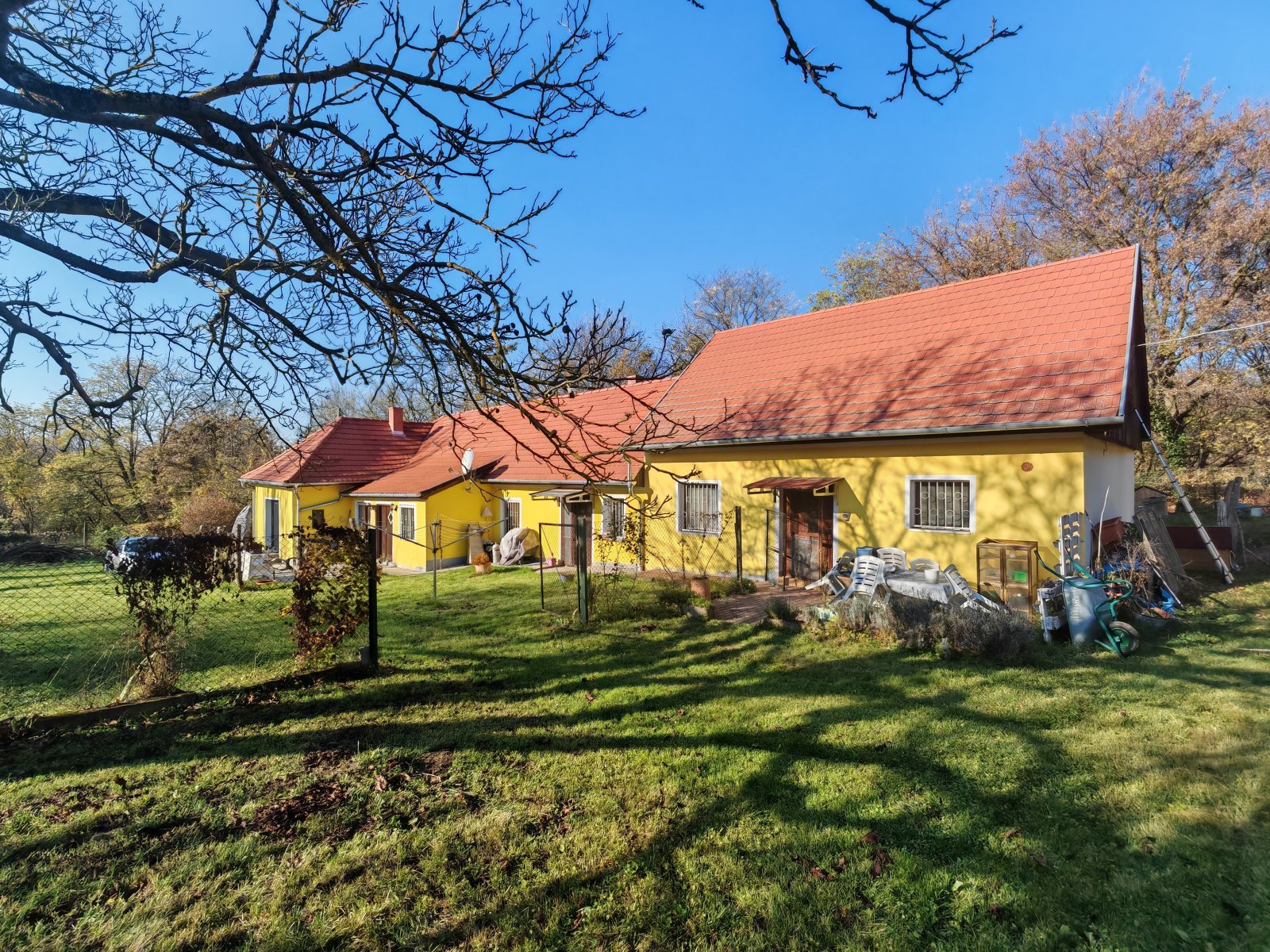 (AAA) Großes Landhaus mit Einliegerwohnung in sehr ruhiger, idyllischer Lage &amp; trotzdem zentral