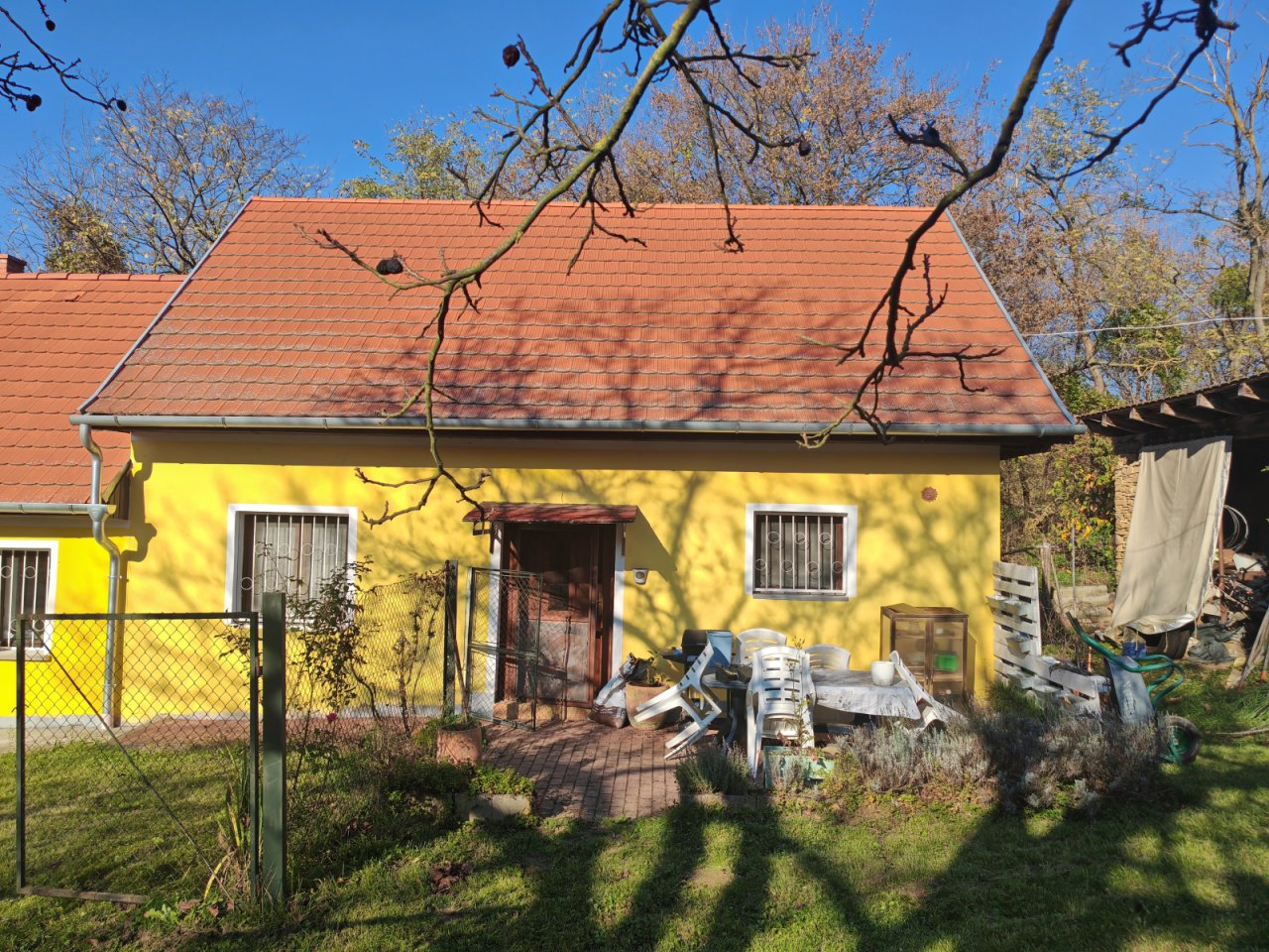 (AAA) Großes Landhaus mit Einliegerwohnung in sehr ruhiger, idyllischer Lage &amp; trotzdem zentral (CM250-2)