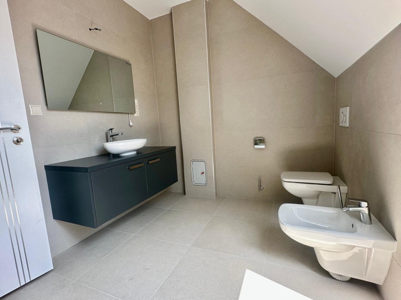 (AAA) Neu erbautes, exklusives Einfamilienhaus (BI6674)