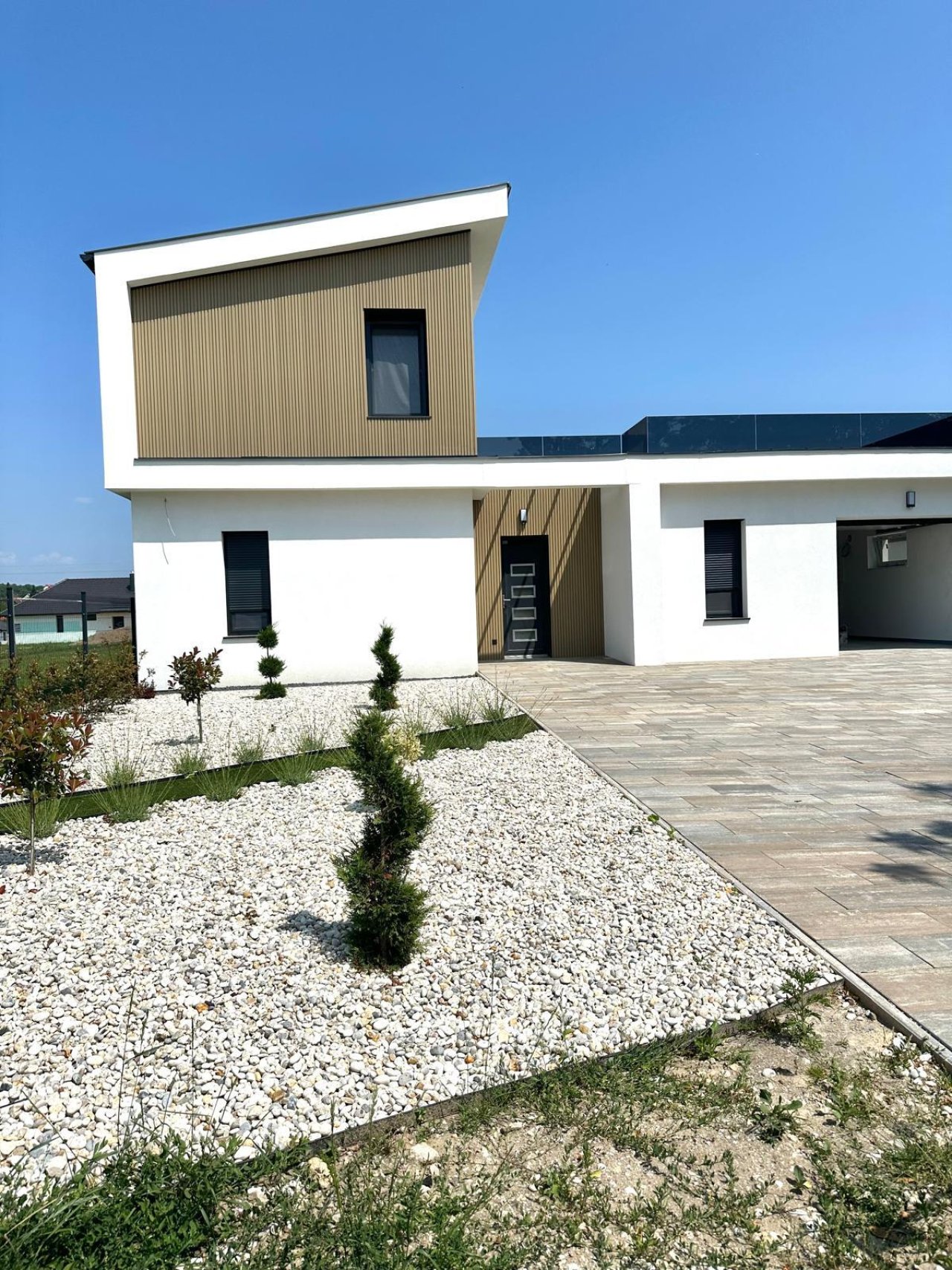 (AAA) Neu erbautes, exklusives Einfamilienhaus am Nordufer (BI9953)