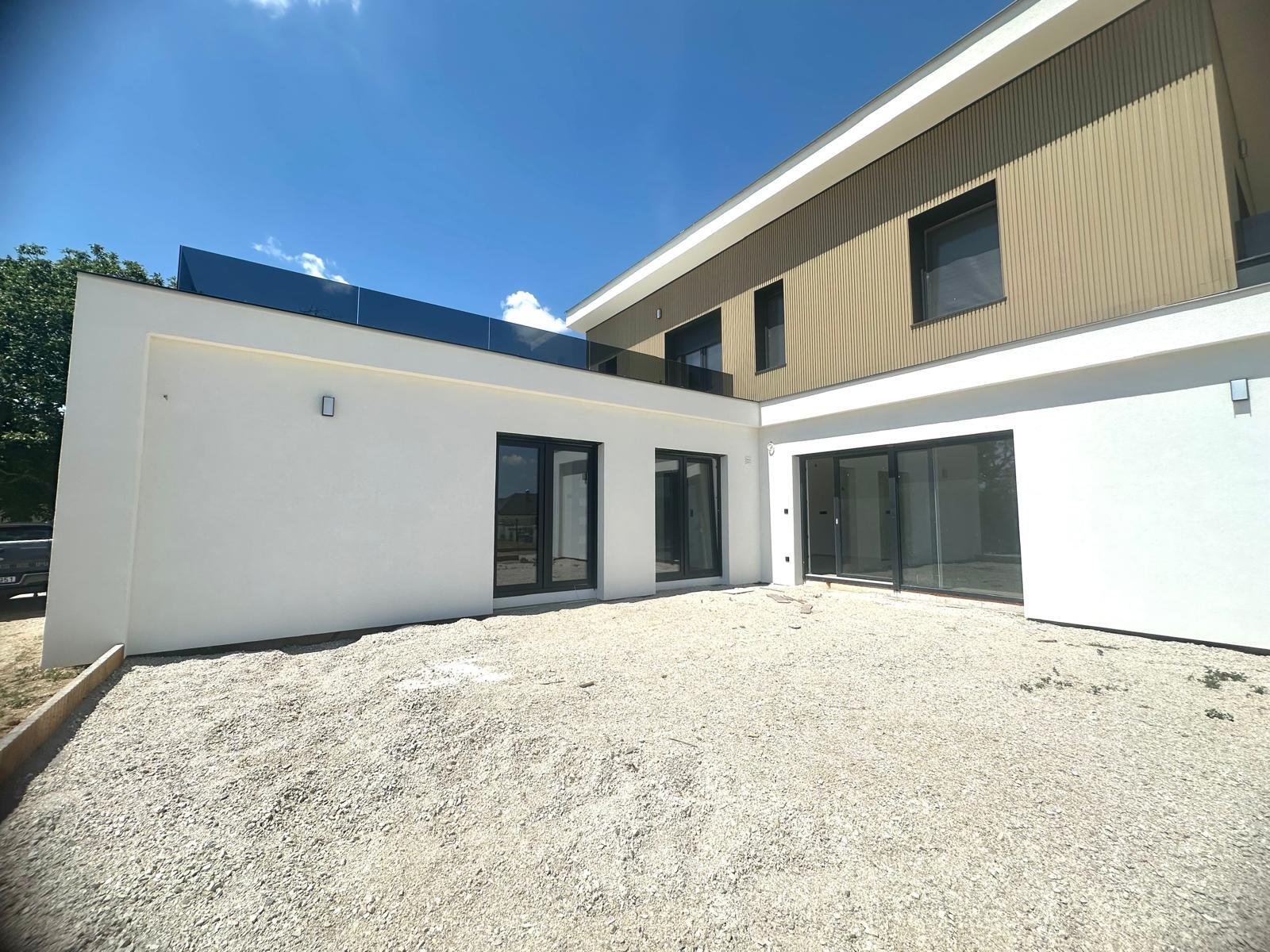 (AAA) Neu erbautes, exklusives Einfamilienhaus am Nordufer