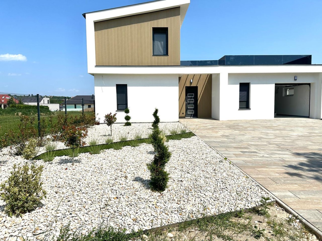 (AAA) Neu erbautes, exklusives Einfamilienhaus am Nordufer (BI9953)