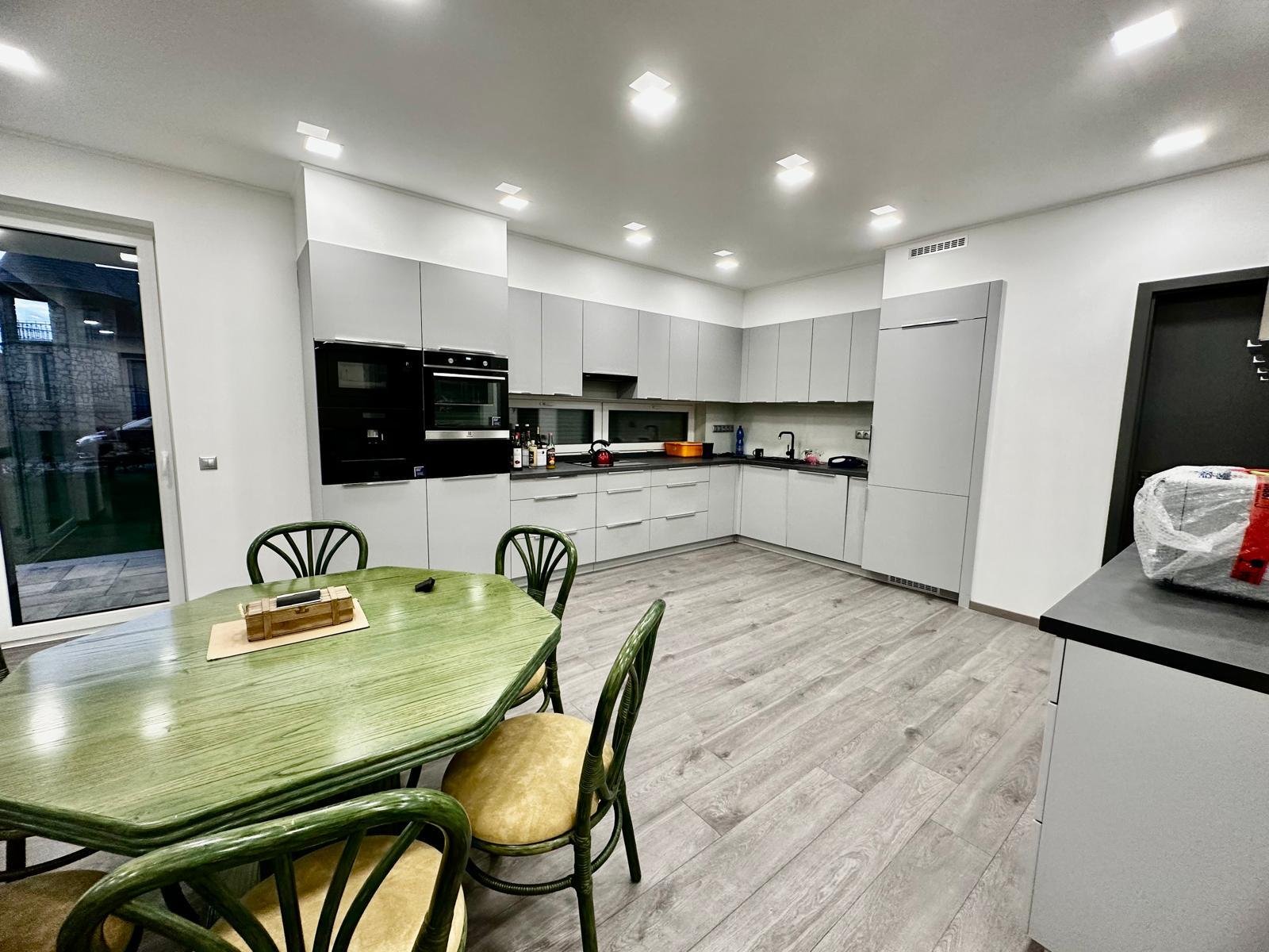(AAA) Neu erbautes, exklusives Einfamilienhaus (IB7273)