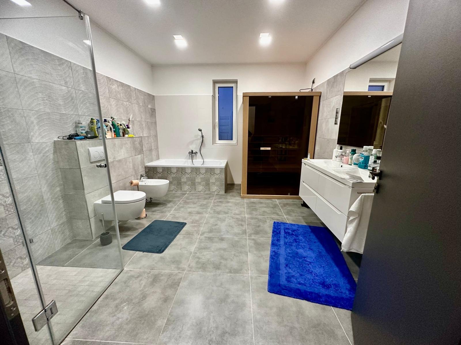 (AAA) Neu erbautes, exklusives Einfamilienhaus (IB7273)