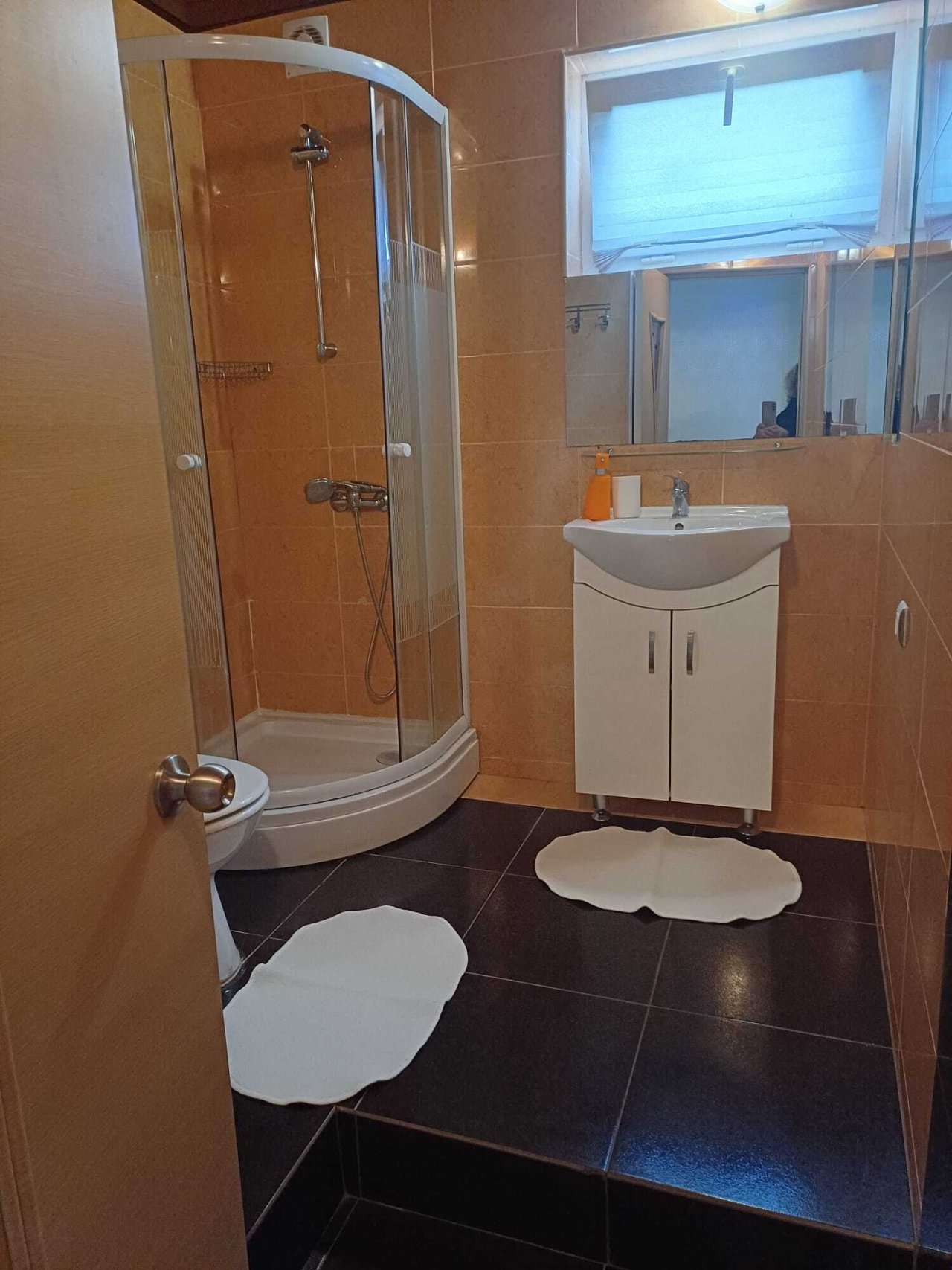 (AAA) 6 Apartments mit insgesamt 12 Zimmern (KE03)