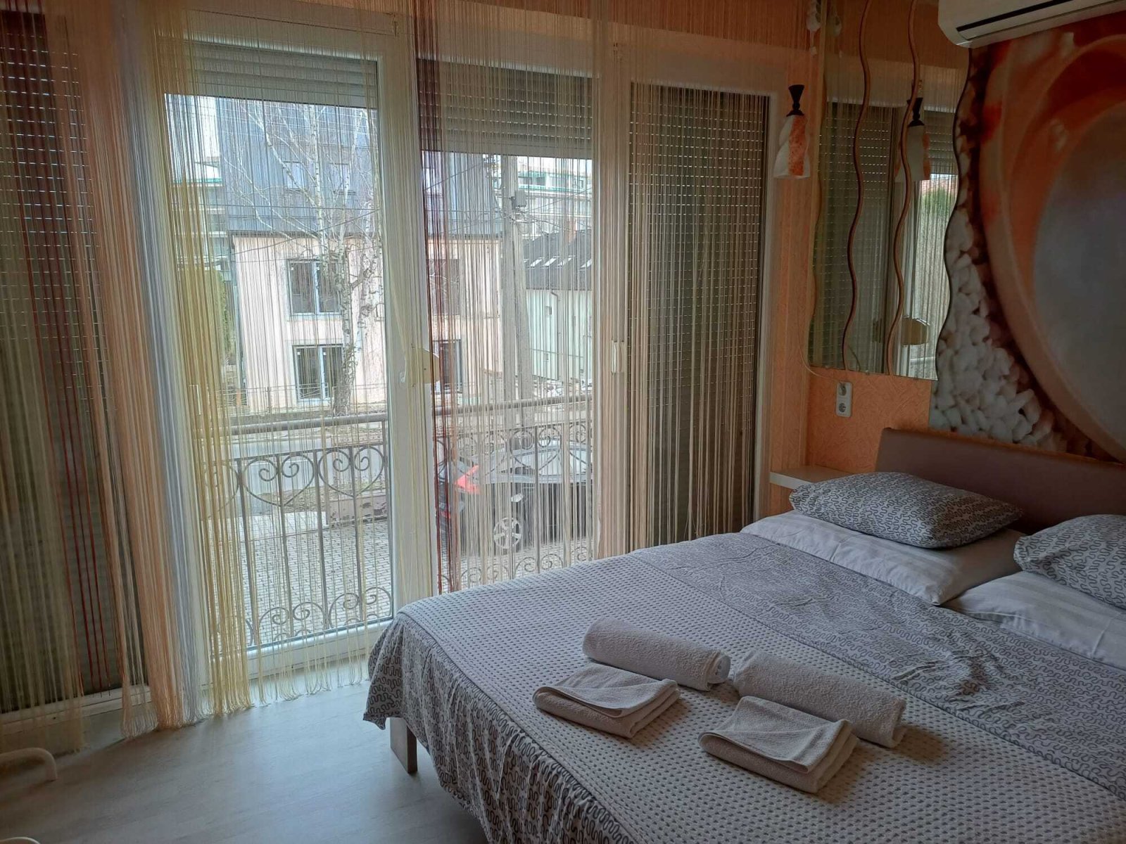 (AAA) 6 Apartments mit insgesamt 12 Zimmern (KE03)