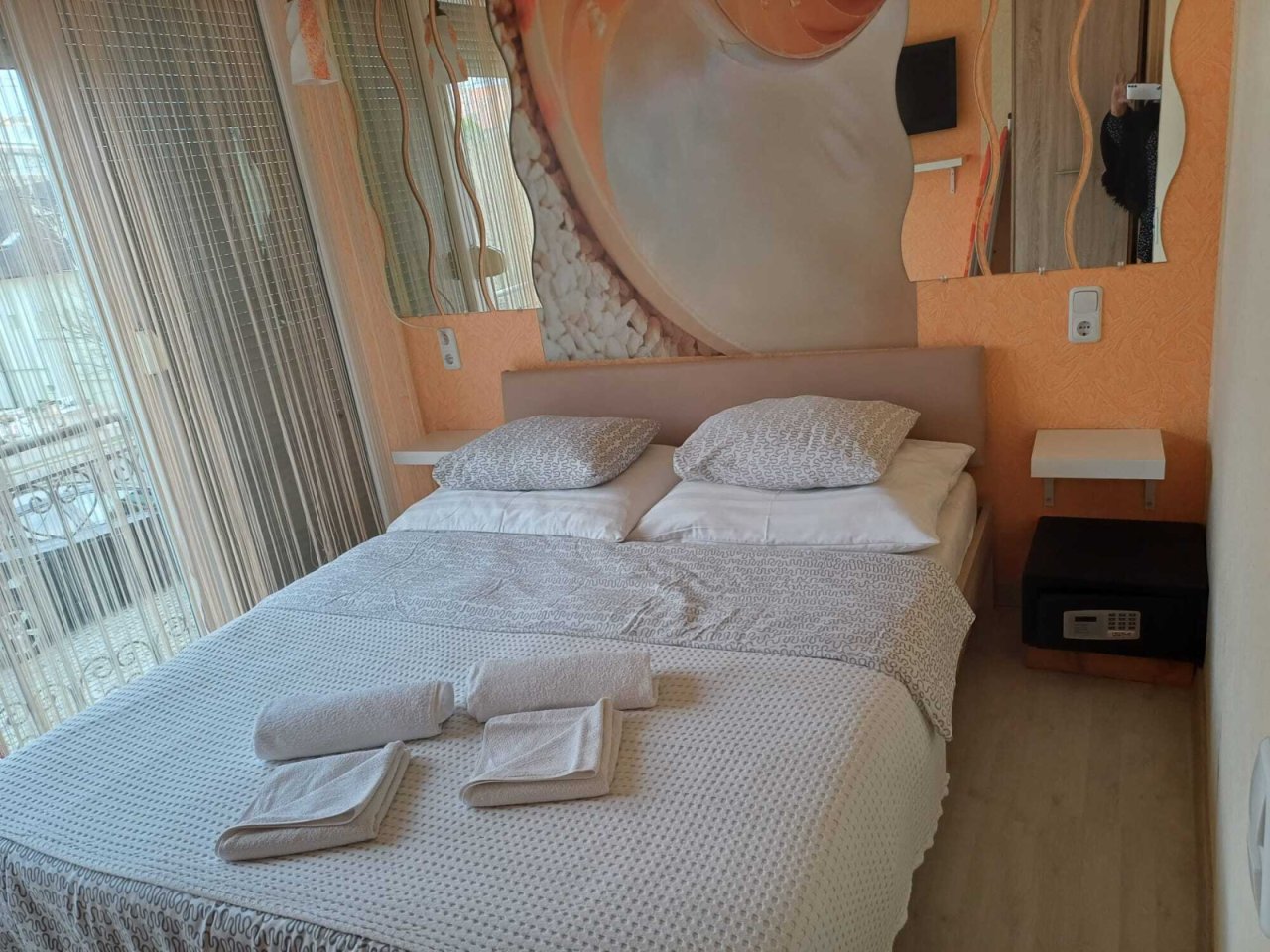 (AAA) 6 Apartments mit insgesamt 12 Zimmern (KE03)