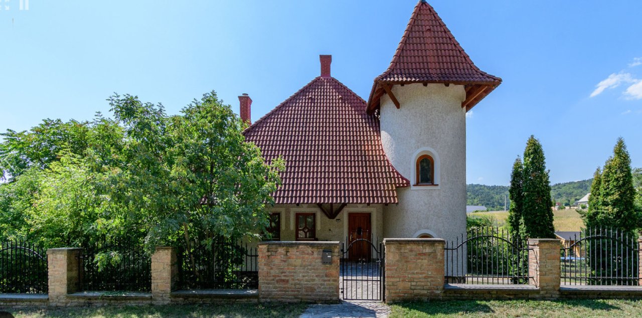 (AAA) Beeindruckenes Landhaus am Nordufer als auch repräsentater Firmensitz (11690)