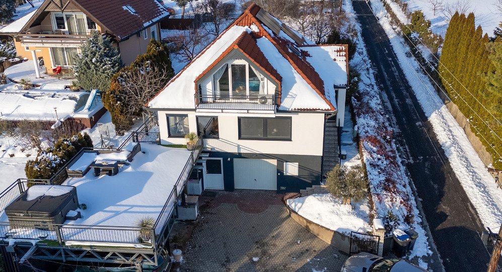 (AAA) Großzügiges Familienhaus mit Weitblick am Balaton