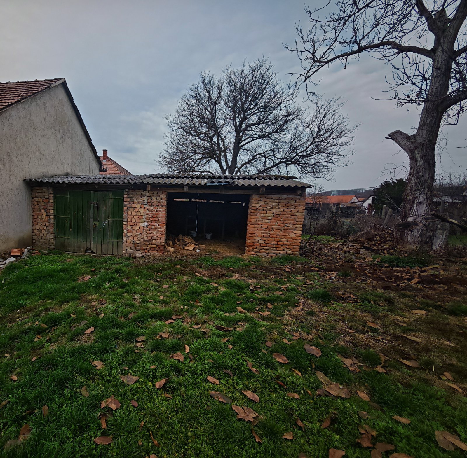 (BBA) Renovierungsbedürftiges Haus in ruhiger Umgebung