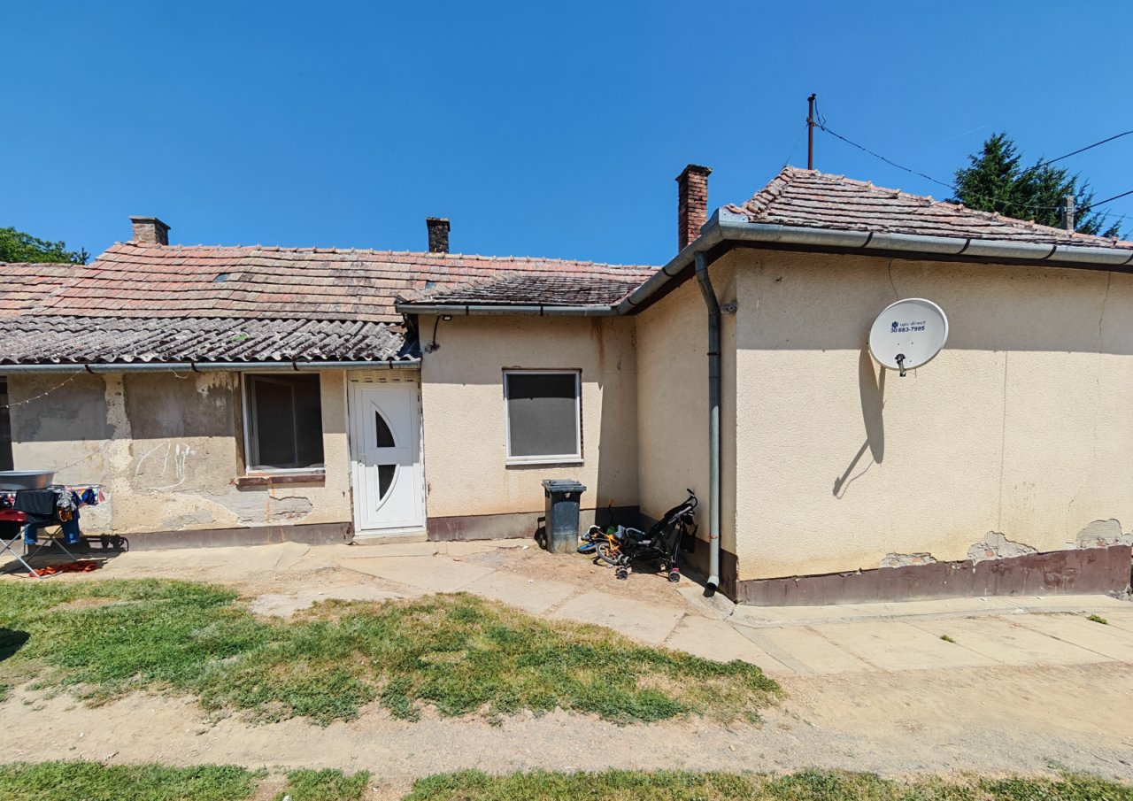 (BCA) Sanierungsbedürftiges Haus in ruhiger Umgebung (BB9366)