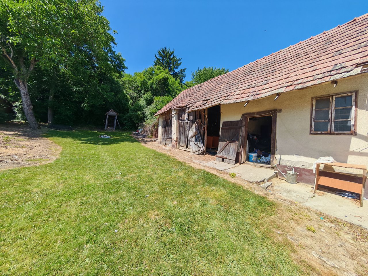 (BCA) Sanierungsbedürftiges Haus in ruhiger Umgebung (BB9366)