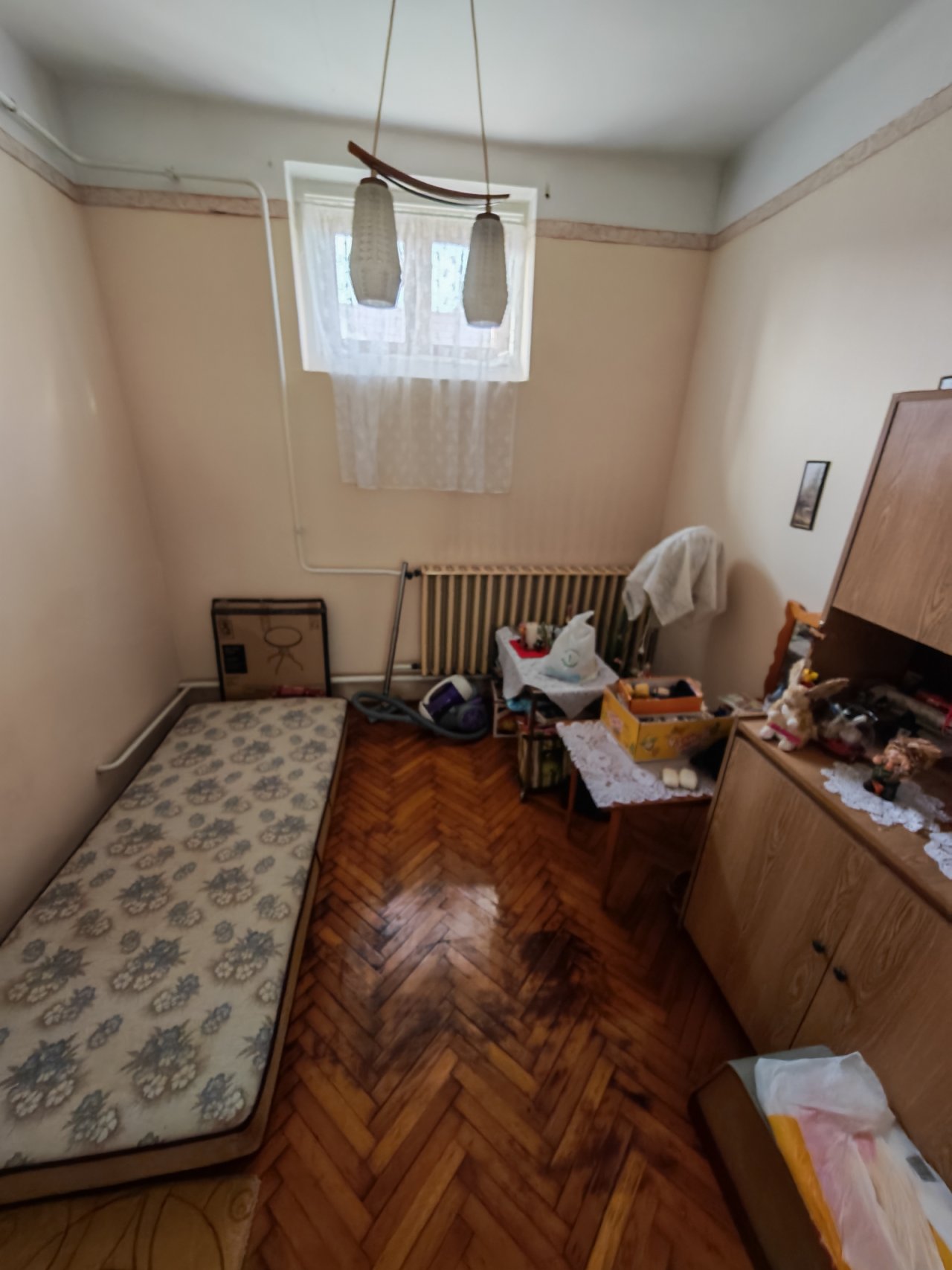 (ABA) Teilrenoviertes Einfamilienhaus in einer ruhigen Lage (BB7261)