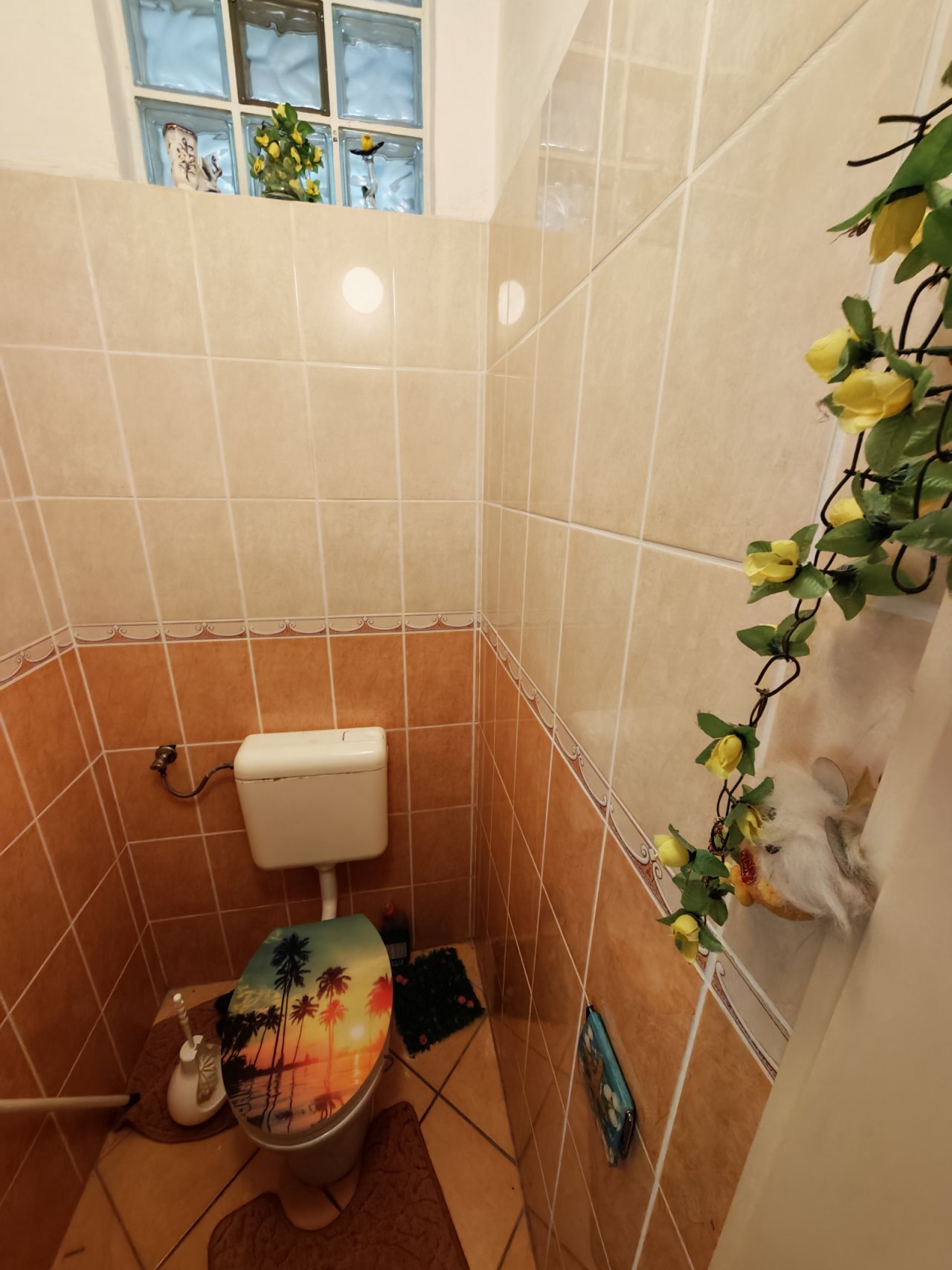 (ABA) Teilrenoviertes Einfamilienhaus in einer ruhigen Lage (BB7261)
