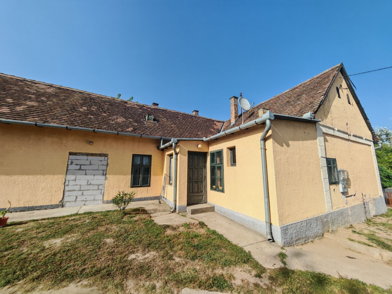 (BAA) Einfamilienhaus in ruhiger, familienfreundlicher Gegend mit viel Platz (BB1033)